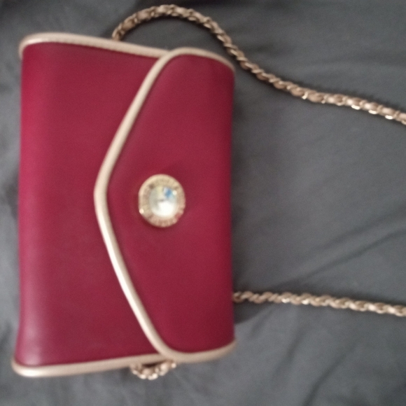 SCORE red handbag with chain - Picture 2 of 5